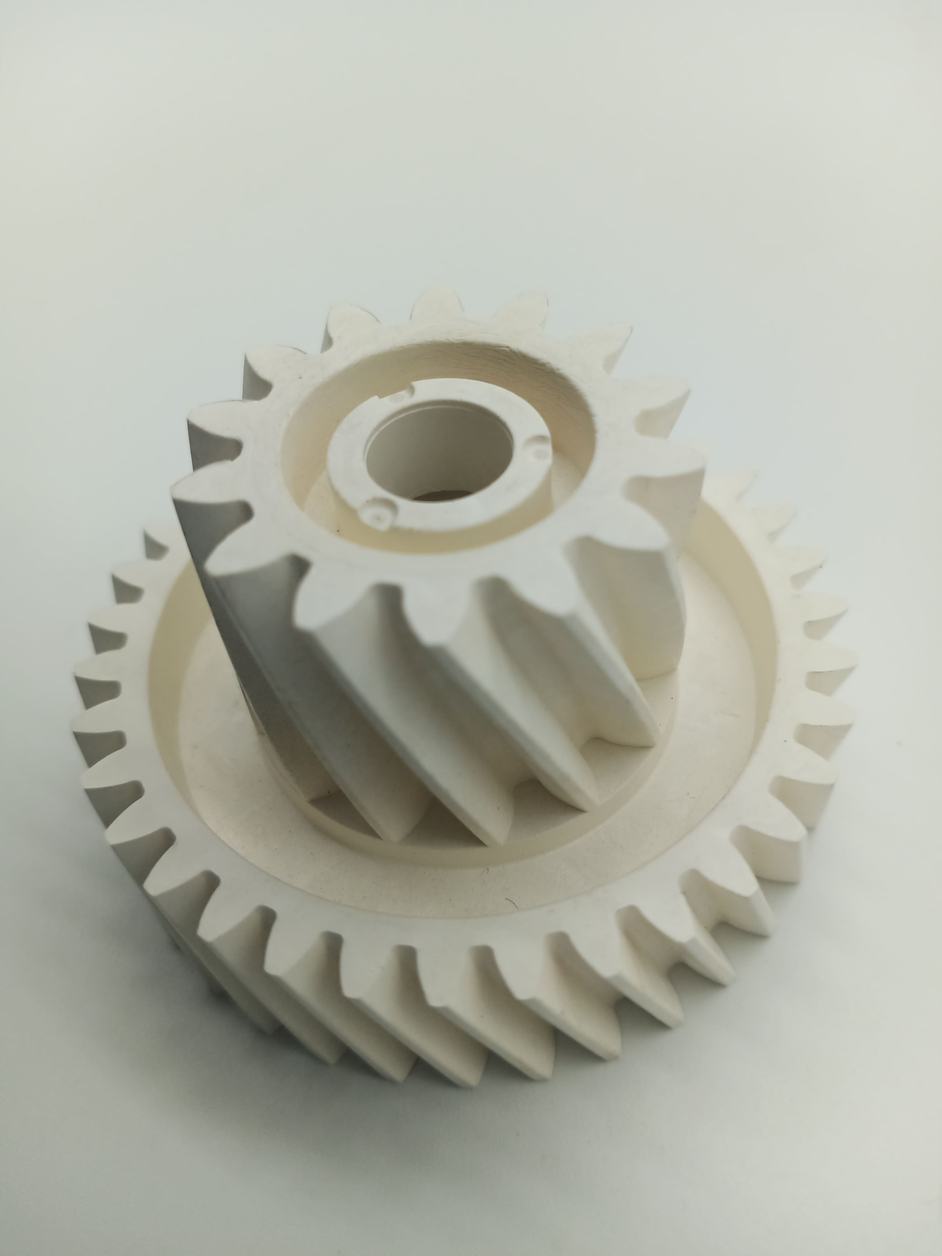 OKAY-MOLD - POM Gears - Overmolding Injection Molding - High Precision CNC Machining
