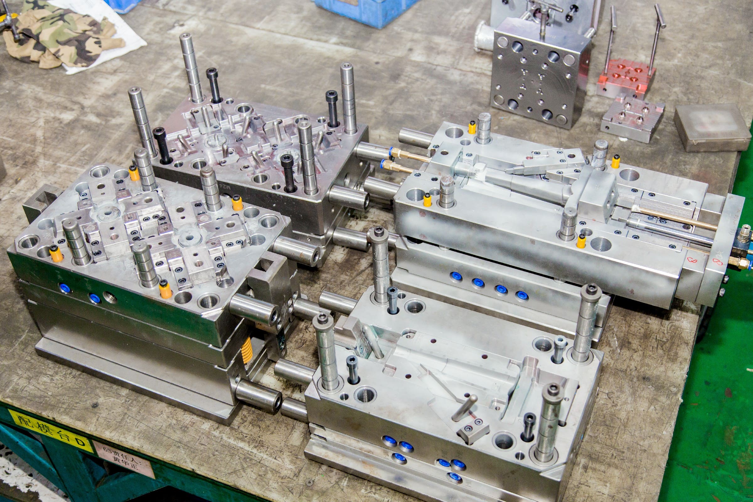 interior trim - plastic injection molding - auto parts